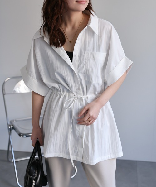 ap retro(アプレトロ)の「ロールアップスリーブ / ウエストドロストシャツ(シャツ/ブラウス・レディース・ネイビー/ベージュ/ブルー/オフホワイト・FREE)」の5枚目の写真