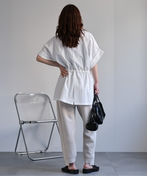 ap retro(アプレトロ)の「ロールアップスリーブ / ウエストドロストシャツ(シャツ/ブラウス・レディース・ネイビー/ベージュ/ブルー/オフホワイト・FREE)」の13枚目の写真