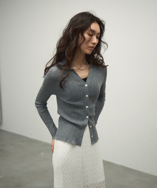 Lutim by u(ルチバイユー)の「Tight rib polo knit / タイトリブポロニット(ニット/セーター・レディース・ブルー/チャコールグレー/グレー/ナチュラル/イエロー・FREE)」の3枚目の写真