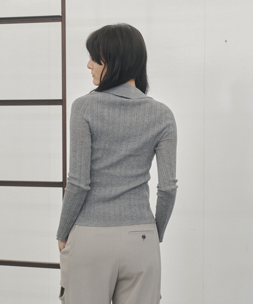 Lutim by u(ルチバイユー)の「Tight rib polo knit / タイトリブポロニット(ニット/セーター・レディース・ブルー/チャコールグレー/グレー/ナチュラル/イエロー・FREE)」の15枚目の写真