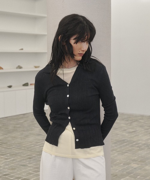 Lutim by u(ルチバイユー)の「Tight rib polo knit / タイトリブポロニット(ニット/セーター・レディース・ブルー/チャコールグレー/グレー/ナチュラル/イエロー・FREE)」の7枚目の写真