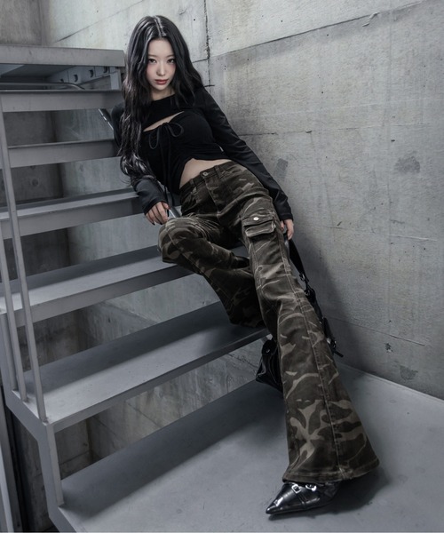 me+em select（ミームセレクト）の「【 ３size 】ヴィンテージカモフラストレッチカーゴフレアデニム ／ vintage camouflage stretch cargo flare denim（その他パンツ・レディース・カーキ・SMALL/MEDIUM/LARGE）」の13枚目の写真
