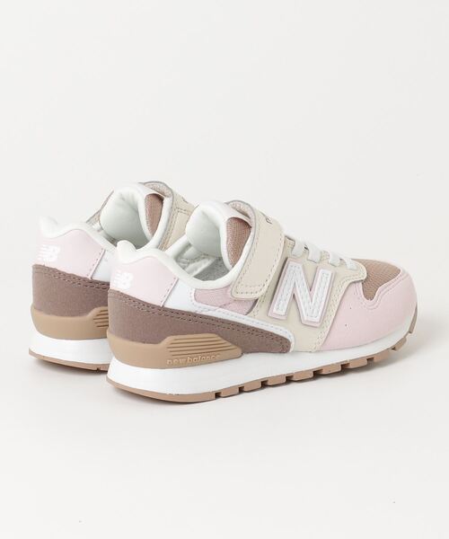 NEW BALANCE（ニューバランス）の「996（スニーカー・キッズ・ベージュ系その他2/ベージュ系その他/グレー系その他2/グレー系その他・24.0cm/24.5cm/25.0cm/23.5cm/23.0cm/22.5cm/20.0cm/20.5cm/21.0cm/21.5cm/22.0cm/17.0cm/17.5cm/18.0cm/18.5cm/19.0cm/19.5cm）」の12枚目の写真