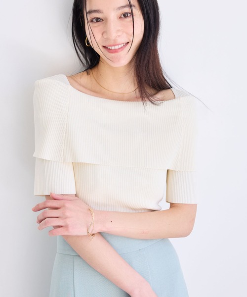 VIS（ビス）の「【アンチピリング/UVケア/洗える】オフショルハーフスリーブニット（ニット/セーター・レディース・オフホワイト/ネイビー/ダークブラウン/ライトグリーン/ピンク/ブラック/イエロー系その他・FREE）」の2枚目の写真