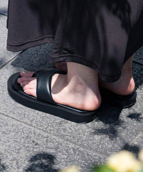 CAMINANDO（カミナンド）の「CAMINANDO W PADDED THONG DANDALS 2523W（サンダル・レディース・ブラック/ホワイト・23㎝/25㎝/24㎝）」の10枚目の写真