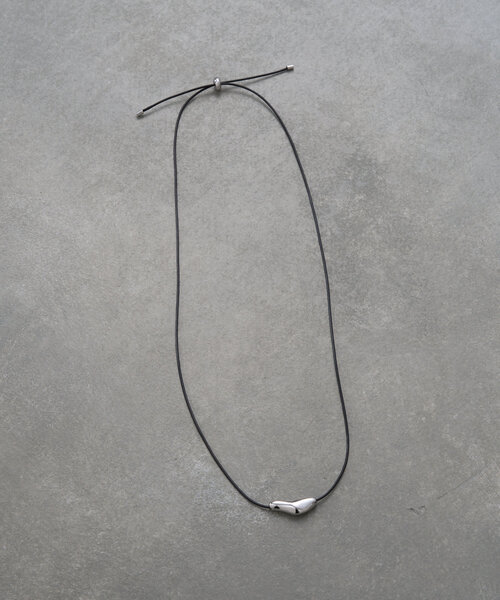 SHENERY（シーナリー）の「ニュアンスコードネックレス（ネックレス・レディース・シルバー・FREE）」の2枚目の写真