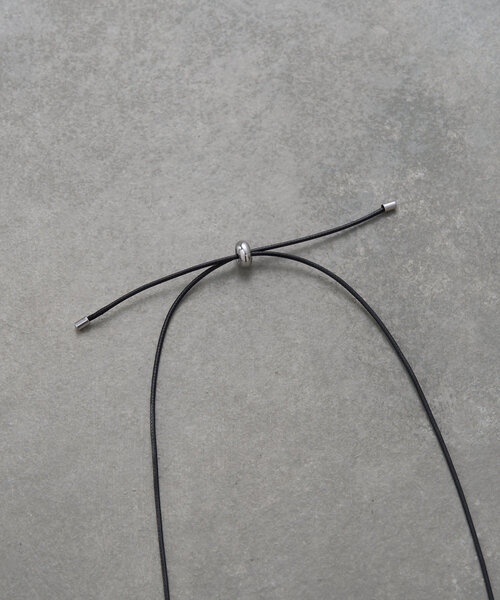 SHENERY（シーナリー）の「ニュアンスコードネックレス（ネックレス・レディース・シルバー・FREE）」の4枚目の写真