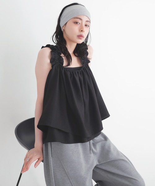 LIAN（リアン）の「フリルギャザーデザイントップス（キャミソール・レディース・ブラック/ブラウン/アイボリー・FREE）」の20枚目の写真