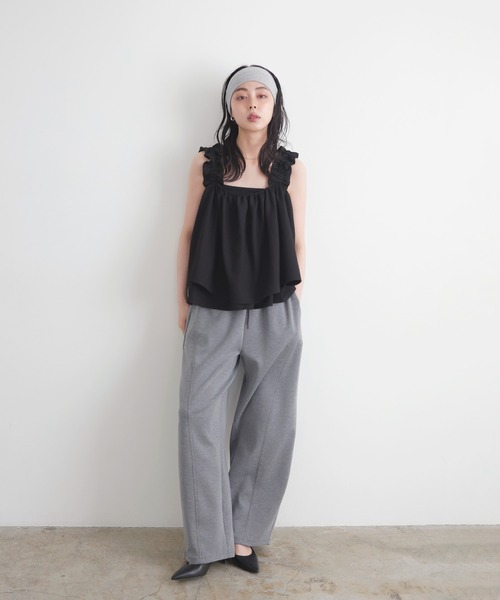 LIAN（リアン）の「フリルギャザーデザイントップス（キャミソール・レディース・ブラック/ブラウン/アイボリー・FREE）」の22枚目の写真