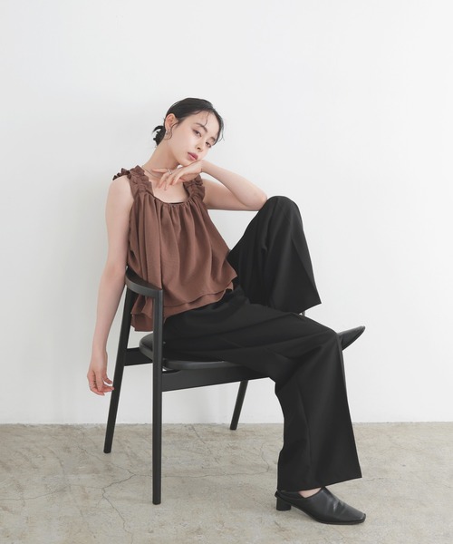 LIAN（リアン）の「フリルギャザーデザイントップス（キャミソール・レディース・ブラック/ブラウン/アイボリー・FREE）」の14枚目の写真