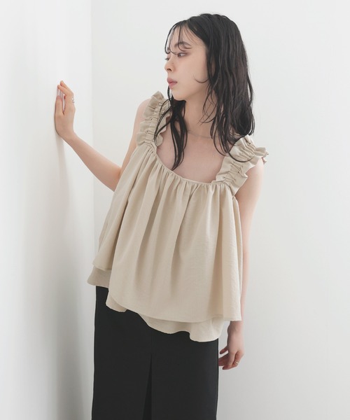 LIAN（リアン）の「フリルギャザーデザイントップス（キャミソール・レディース・ブラック/ブラウン/アイボリー・FREE）」の5枚目の写真
