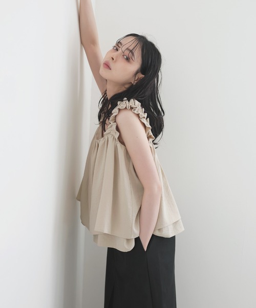 LIAN（リアン）の「フリルギャザーデザイントップス（キャミソール・レディース・ブラック/ブラウン/アイボリー・FREE）」の9枚目の写真