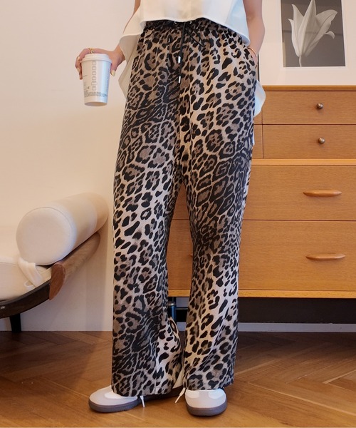 CIEL'AIR（シエルエアー）の「LEOPARD PANTS(ﾚｵﾊﾟｰﾄﾞﾊﾟﾝﾂ）（その他パンツ・レディース・グレー/ベージュ・MEDIUM/LARGE）」の2枚目の写真