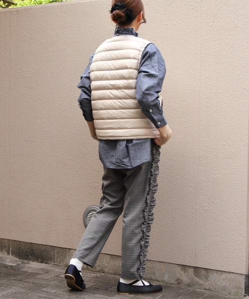 DANTON（ダントン）の「DANTON/ダントン　インナーダウンクルーネックベスト　INNERDOWN CREWNECK VEST　DT-A0002 RRT（ダウンベスト・レディース・スモークピンク/ブラック/ナチュラル・M/S）」の12枚目の写真