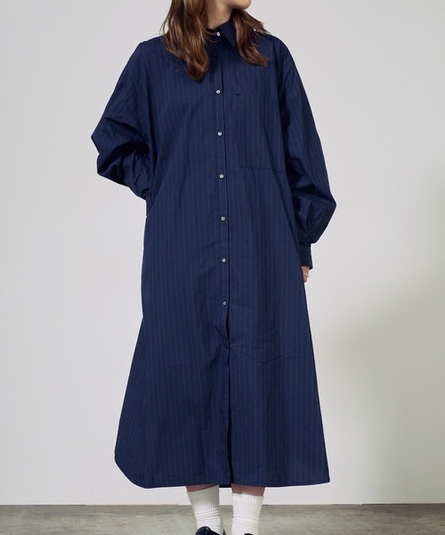 c/est(シーエ)の「c/est/シーエ LOSS シャツワンピース 秋物 秋服 2026年秋冬(シャツワンピース・レディース・ネイビー/オフホワイト/ブルー・FREE)」の2枚目の写真