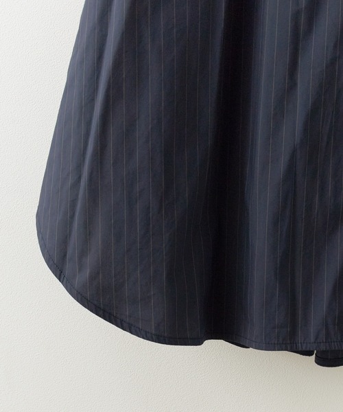 c/est(シーエ)の「c/est/シーエ LOSS シャツワンピース 秋物 秋服 2026年秋冬(シャツワンピース・レディース・ネイビー/オフホワイト/ブルー・FREE)」の4枚目の写真