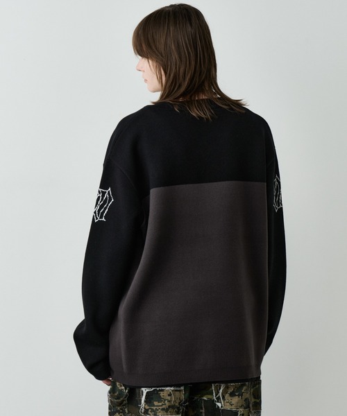 AIVER（アイバー）の「AIVER　フットボールオーバーニット（ニット/セーター・メンズ・ブラック/ダークグレー/グレー・LARGE/MEDIUM/SMALL）」の11枚目の写真