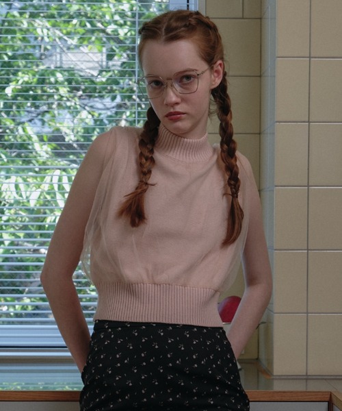 HONEY MI HONEY(ハニーミーハニー)の「over tulle no sleeve knit(ニット/セーター・レディース・オフホワイト/サックスブルー/ブラック/ピンク・FREE)」の1枚目の写真