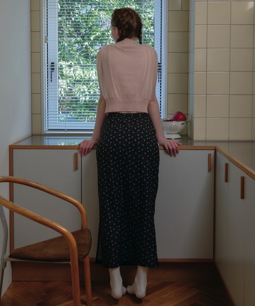 HONEY MI HONEY(ハニーミーハニー)の「over tulle no sleeve knit(ニット/セーター・レディース・オフホワイト/サックスブルー/ブラック/ピンク・FREE)」の6枚目の写真