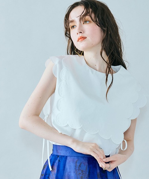 未使用■ Audie a Muses ■袖フリルオーバーシルエットブラウス Audie a Muses（オーディア ミューズ） 袖フリルオーバー
