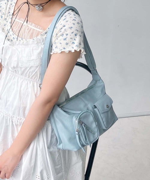 AS KNOW AS plus（アズノゥアズプラス）の「ダブルポケット エコレザーショルダーバッグ【ZOZOTOWN限定アイテム】（ショルダーバッグ・レディース・ブラック/オフホワイト/ブルー/ピンク・FREE）」の12枚目の写真