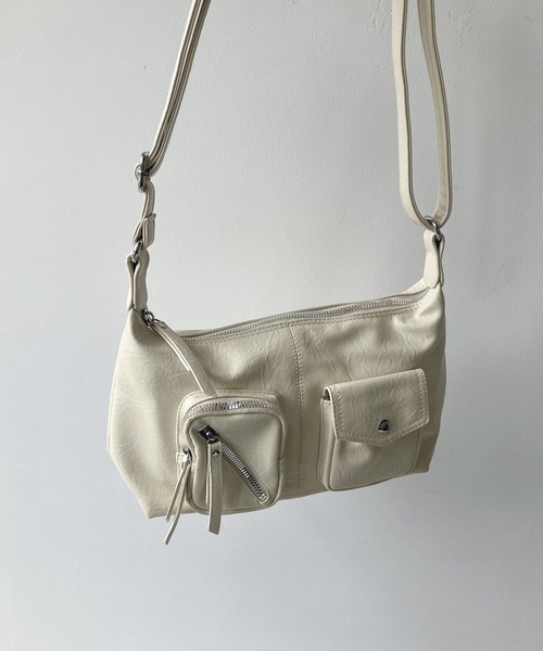 AS KNOW AS plus（アズノゥアズプラス）の「ダブルポケット エコレザーショルダーバッグ【ZOZOTOWN限定アイテム】（ショルダーバッグ・レディース・ブラック/オフホワイト/ブルー/ピンク・FREE）」の19枚目の写真