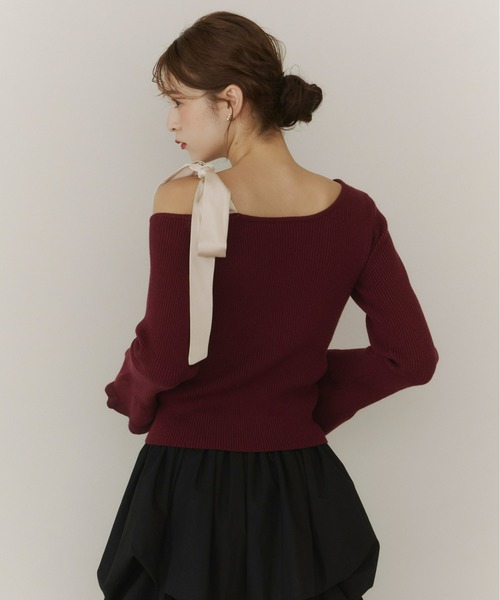 Olu.（オルドット）の「ショルダーリボンフレアスリーブニット（ニット/セーター・レディース・アイボリー/ブラック/ボルドー・FREE）」の15枚目の写真