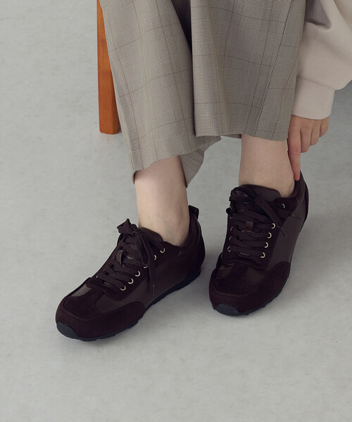 COMME CA ISM(コムサイズム)の「ローカット スニーカー(スニーカー・レディース・オフホワイト/ブラウン・24.5cm/23.5cm)」の4枚目の写真