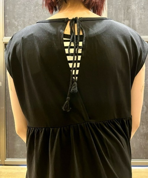 Right-on（ライトオン）の「【HONEYSUCKLE ROSE】接触冷感ティアードワンピース（ワンピース・レディース・レッド/ブラック・L/M）」の19枚目の写真