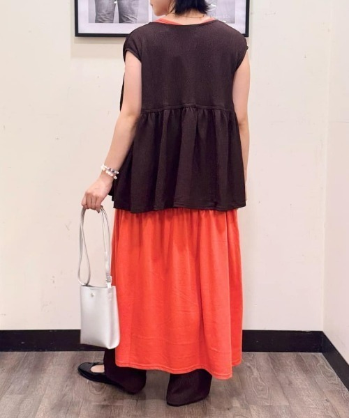 Right-on（ライトオン）の「【HONEYSUCKLE ROSE】接触冷感ティアードワンピース（ワンピース・レディース・レッド/ブラック・L/M）」の13枚目の写真