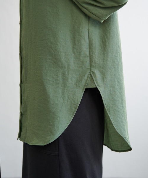 ikka(イッカ)の「【親子コーデ】マルチWAYバンドカラーシャツ(シャツ/ブラウス・レディース・オフホワイト/チャコールグレー/ブルー/グリーン/オレンジ/ダークベージュ・M/L/S)」の20枚目の写真