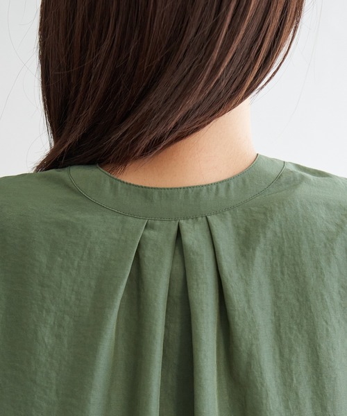 ikka(イッカ)の「【親子コーデ】マルチWAYバンドカラーシャツ(シャツ/ブラウス・レディース・オフホワイト/チャコールグレー/ブルー/グリーン/オレンジ/ダークベージュ・M/L/S)」の22枚目の写真