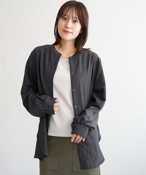 ikka(イッカ)の「【親子コーデ】マルチWAYバンドカラーシャツ(シャツ/ブラウス・レディース・オフホワイト/チャコールグレー/ブルー/グリーン/オレンジ/ダークベージュ・M/L/S)」の9枚目の写真