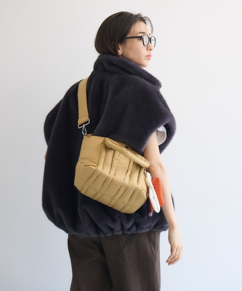 KATHARINE ROSS（キャサリンロス）の「【KATHARINE ROSS】【Breath TOPKAPI】パフィング2wayミニトートバッグ チャーム付（トートバッグ・レディース・ブラック/ベージュ・MEDIUM）」の5枚目の写真