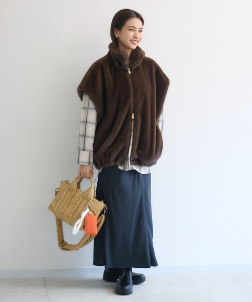 KATHARINE ROSS（キャサリンロス）の「【KATHARINE ROSS】【Breath TOPKAPI】パフィング2wayミニトートバッグ チャーム付（トートバッグ・レディース・ブラック/ベージュ・MEDIUM）」の4枚目の写真
