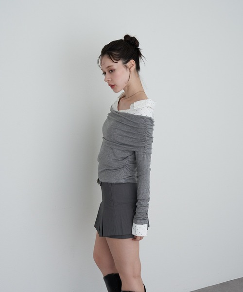 RAY CASSIN（レイカズン）の「襟シャツレイヤードオフショル（Tシャツ/カットソー・レディース・ブラック系その他2/グレー系その他2/チャコールグレー・FREE）」の14枚目の写真