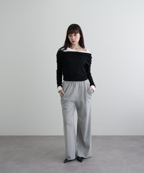 RAY CASSIN（レイカズン）の「襟シャツレイヤードオフショル（Tシャツ/カットソー・レディース・ブラック系その他2/グレー系その他2/チャコールグレー・FREE）」の6枚目の写真