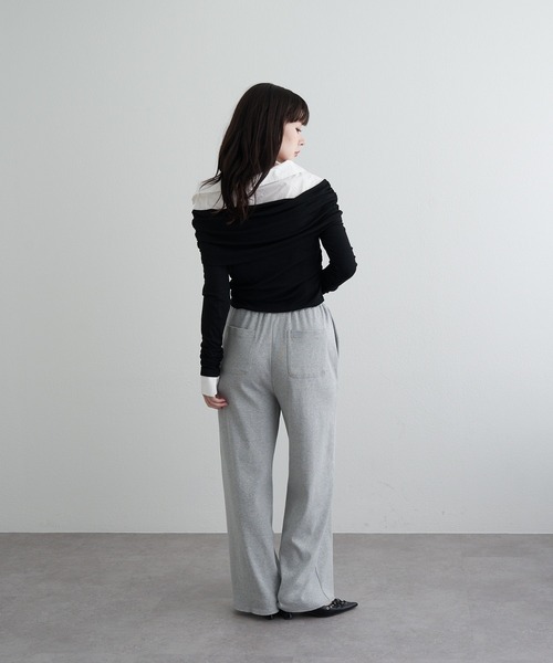 RAY CASSIN（レイカズン）の「襟シャツレイヤードオフショル（Tシャツ/カットソー・レディース・ブラック系その他2/グレー系その他2/チャコールグレー・FREE）」の8枚目の写真