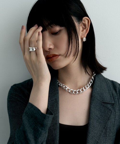 COCOSHNIK ONKITSCH(ココシュニックオンキッチュ)の「シルバー コンケイブピアス(ピアス(両耳用)・レディース・シルバー・00)」の5枚目の写真