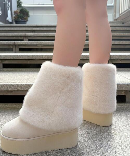 ESPERANZA（エスペランサ）の「フェイクファー付き2WAYムートン調ブーツ（ブーツ・レディース・アイボリー系/ブラック系・M/S/LL/L）」の5枚目の写真