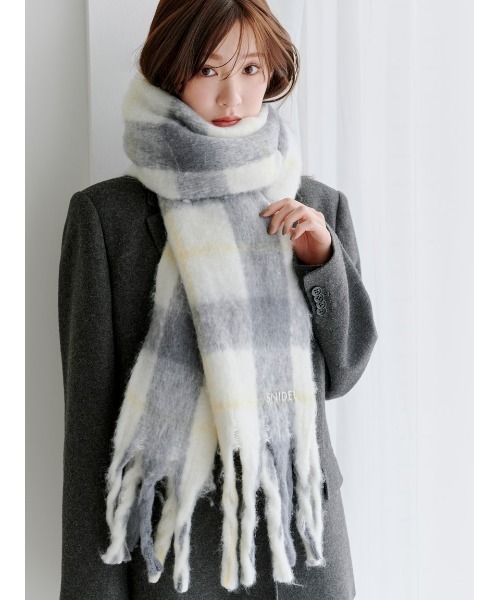 SNIDEL（スナイデル）の「チェックマフラー（ストール/ショール・レディース・ラベンダー/ライトベージュ/ダークブラウン/ライトグレー・F）」の2枚目の写真