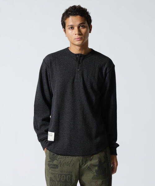 AVIREX（アヴィレックス）の「HONEYCOMB WAFFLE L/S HENLEY NECK T-SHIRT / ハニカムワッフル 長袖 ヘンリーネック Tシャツ / AVIREX / アヴィレックス（Tシャツ/カットソー・メンズ・ブラック/ナチュラル/グレー・XX-LARGE/X-LARGE/LARGE/MEDIUM）」の13枚目の写真