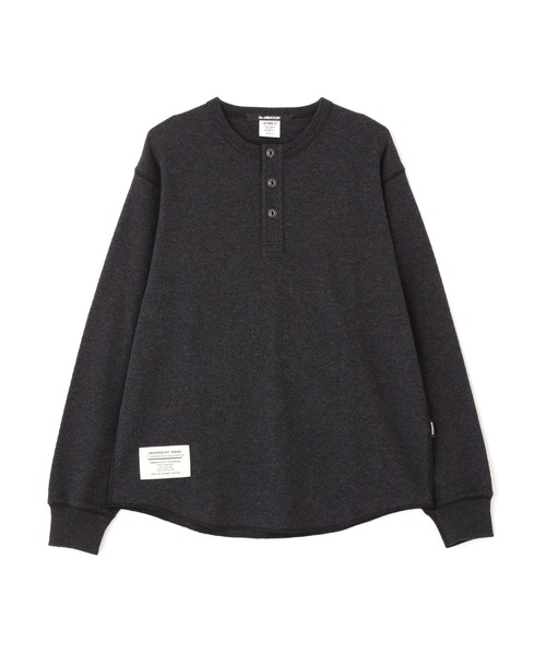 AVIREX（アヴィレックス）の「HONEYCOMB WAFFLE L/S HENLEY NECK T-SHIRT / ハニカムワッフル 長袖 ヘンリーネック Tシャツ / AVIREX / アヴィレックス（Tシャツ/カットソー・メンズ・ブラック/ナチュラル/グレー・XX-LARGE/X-LARGE/LARGE/MEDIUM）」の2枚目の写真