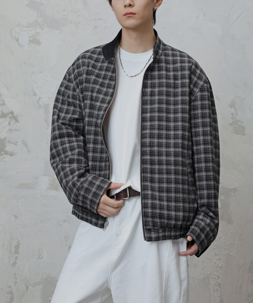 TOBEE（トゥビー）の「【TOBEE】リラックスフィット スタンドカラー ジップブルゾン/2wayリバーシブル ジャケット チェック&無地（ブルゾン・メンズ・ベージュ/ネイビー・LARGE/X-LARGE/MEDIUM）」の2枚目の写真