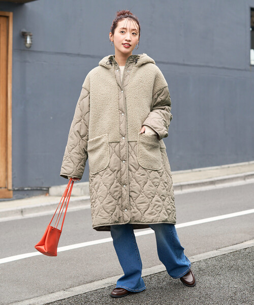 FREAK'S STORE(フリークスストア)の「限定展開 ボア×キルティング 切り替え ロングコート(その他アウター・レディース・グレー/ベージュ/ブラック・フリ-)」の4枚目の写真