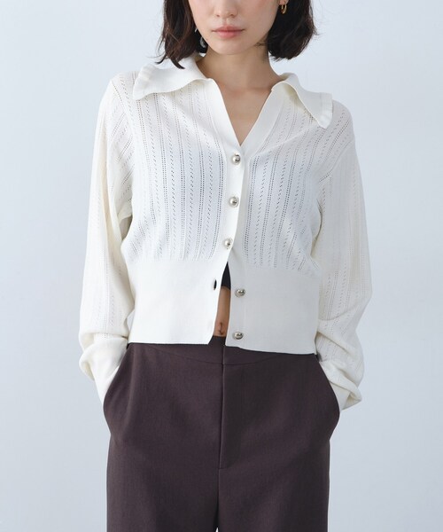 CODE A(コードエー)の「sleek collar knit(カーディガン/ボレロ・レディース・ブラック/ホワイト/ダークブラウン・00)」の2枚目の写真