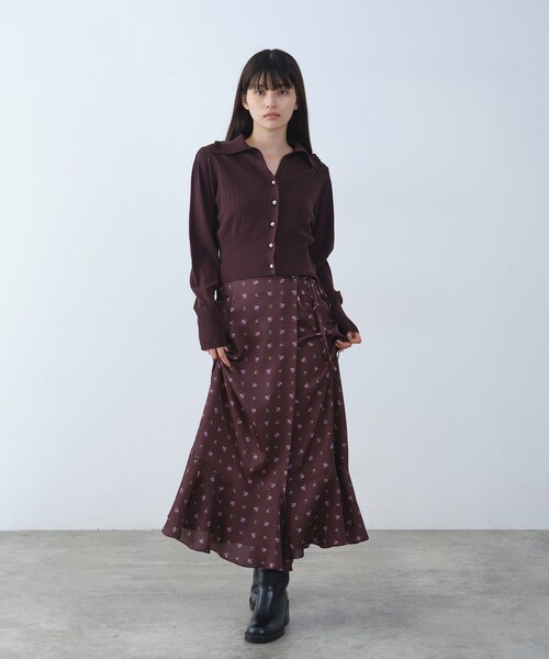 CODE A(コードエー)の「sleek collar knit(カーディガン/ボレロ・レディース・ブラック/ホワイト/ダークブラウン・00)」の5枚目の写真