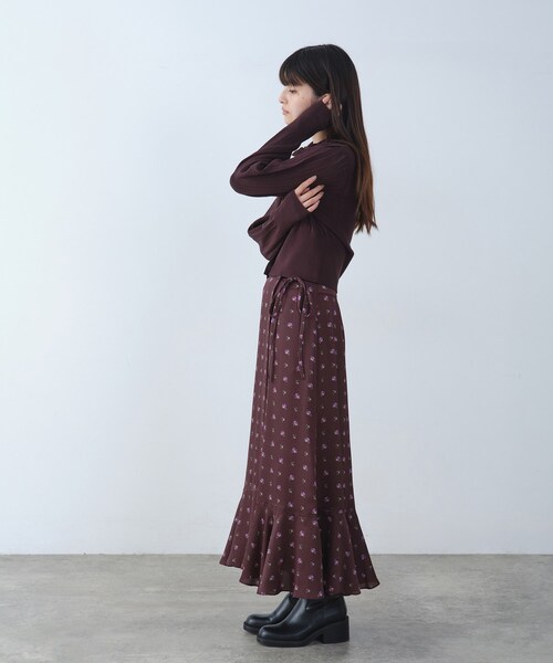 CODE A(コードエー)の「sleek collar knit(カーディガン/ボレロ・レディース・ブラック/ホワイト/ダークブラウン・00)」の8枚目の写真