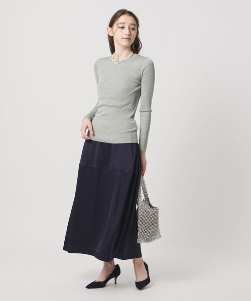 UNITED ARROWS(ユナイテッドアローズ)の「シルク リブ クルーネック ニット(ニット/セーター・レディース・ブラック/ライトグレー/ホワイト/ダークブラウン/ベージュ/ネイビー・FREE)」の8枚目の写真