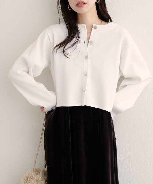 natural couture（ナチュラルクチュール）の「クロップド丈リブカラーカーディガン（カーディガン/ボレロ・レディース・ピンク/ボルドー/オフホワイト/グレー・FREE）」の6枚目の写真